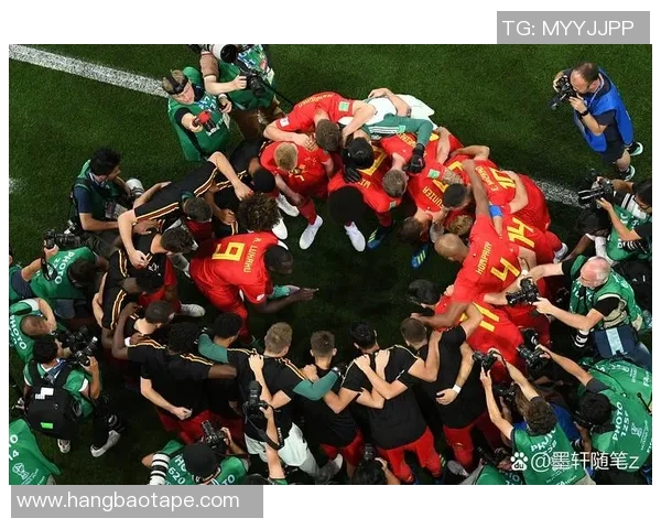 双星闪耀绿茵场巨星携手定格传奇瞬间荣耀共谱足球盛宴