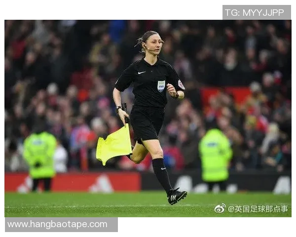 足球女博主因涉嫌违法行为被抓视频曝光 引发网友广泛讨论