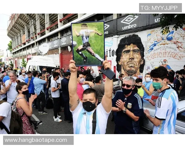 足球场上英年早逝的球星们：他们的离世引发的悲痛与思考